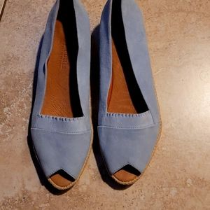 New Kenneth Cole suede peep toe wedge